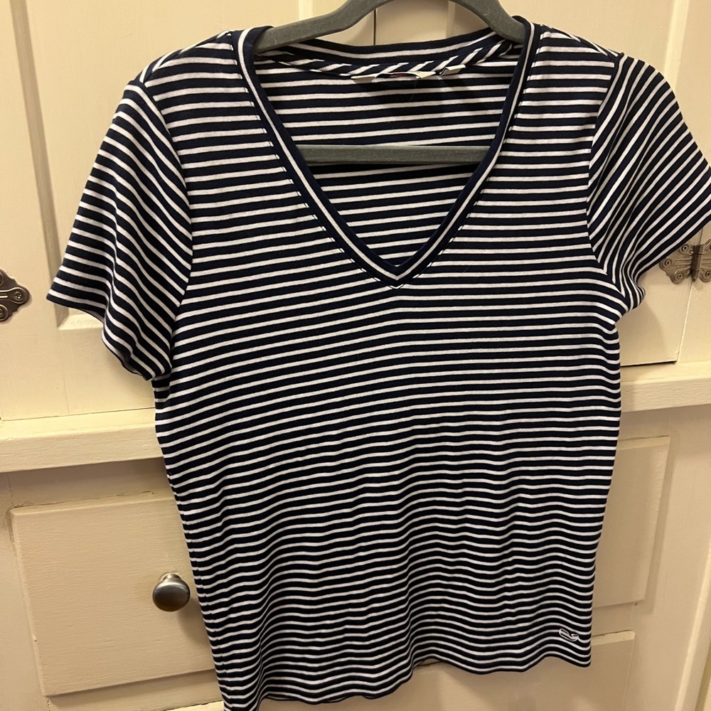 V Vines size Xs navy white stripe vneck! Excellent condition! No flaws! Layering